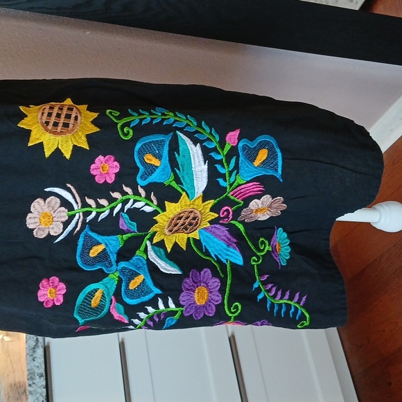 Traditional Mexican Embroidered Dress Floral Size M - Picture 3 of 7